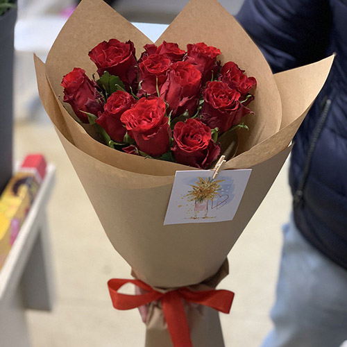 11 червоних троянд у Львові фото
