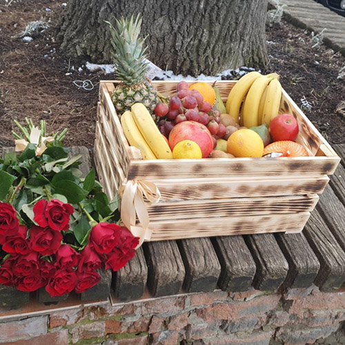 большая коробка фруктов во Львове - фото
