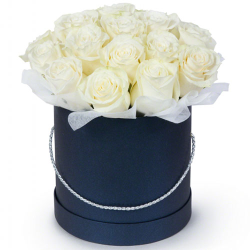 Фото товара 21 белая роза в шляпной коробке у Львові
