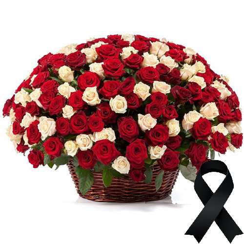 Фото товара 100 красно-белых роз в корзине у Львові
