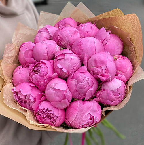 Фото товара 21 розовый пион в крафт у Львові